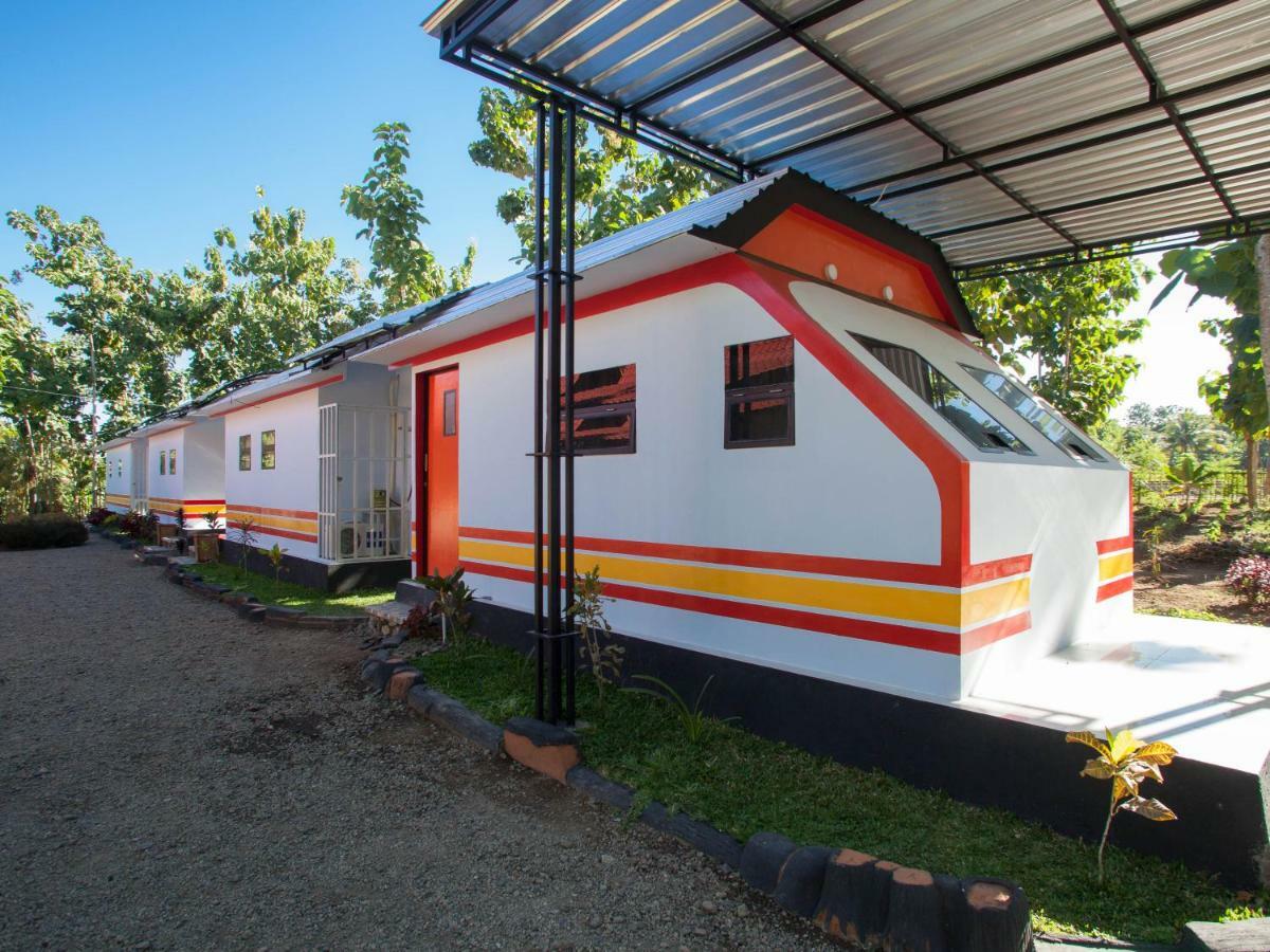 Reddoorz Near Banyuwangi Kota Train Station Hotel Ngoại thất bức ảnh